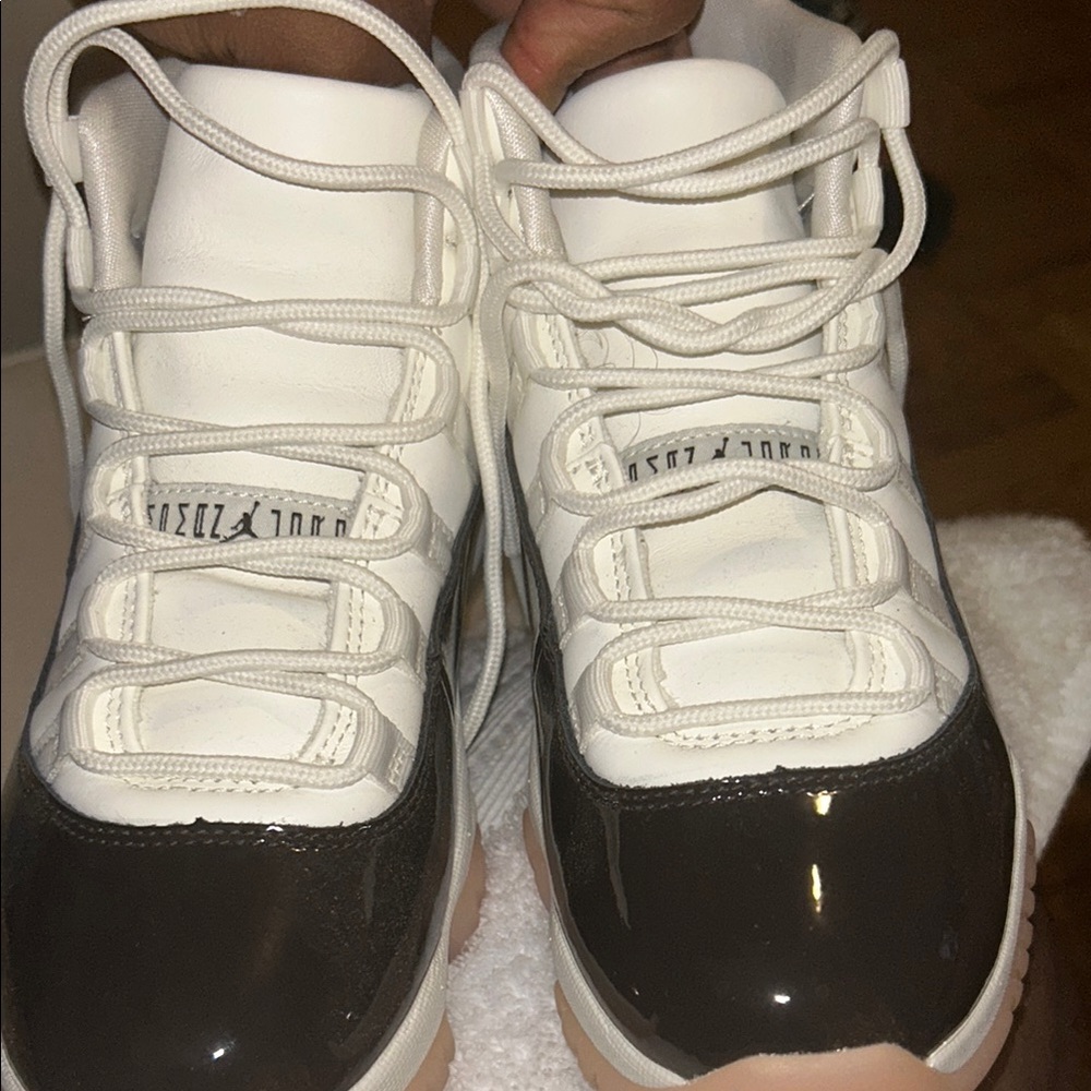 Jordan White and Black Sneakers Iconic Design
